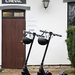 W Dworku Cheval