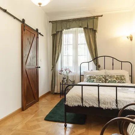 W Dworku Cheval 3* Kraków