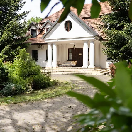 Lägenhetshotell W Dworku Cheval 3*