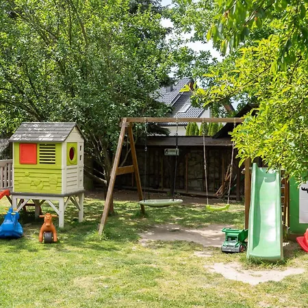 Lägenhetshotell W Dworku Cheval Kraków