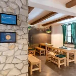 W Dworku Cheval Aparthotel 3*