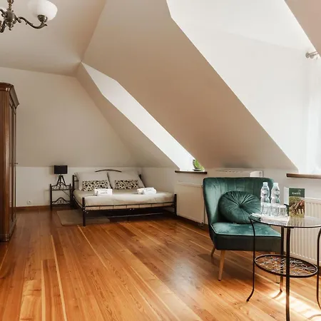 W Dworku Cheval Apart Otel