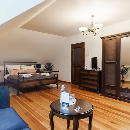 W Dworku Cheval 3* Krakow