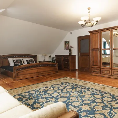 아파트호텔 W Dworku Cheval 크라쿠프