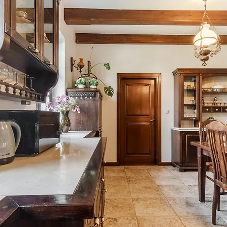 W Dworku Cheval 3* Krakow