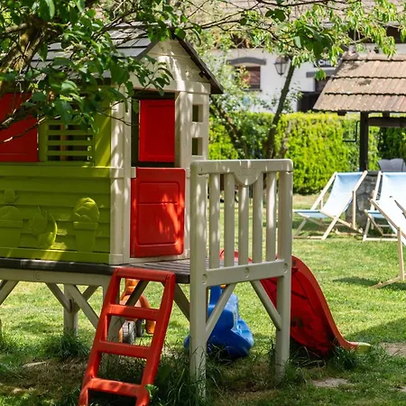 W Dworku Cheval Apart Otel