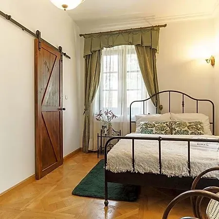 Apartmanhotel W Dworku Cheval Krakkó