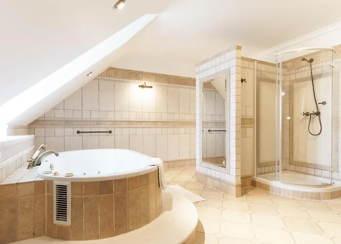 Apartmanhotel W Dworku Cheval 3*