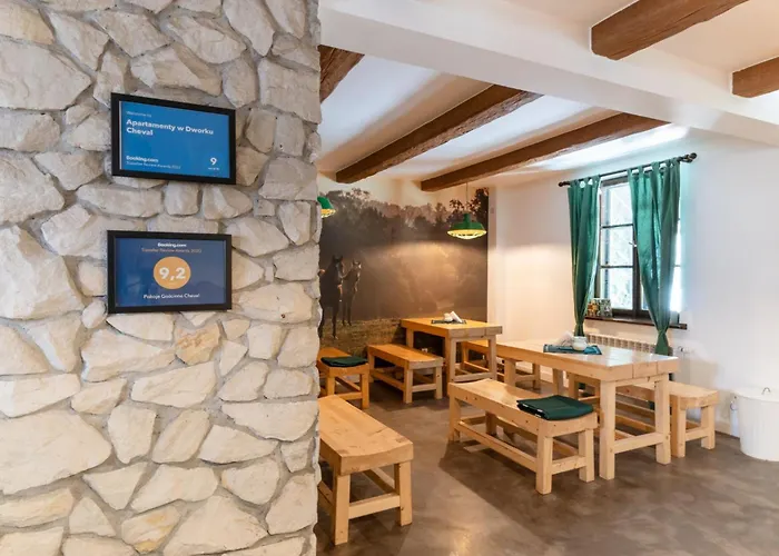 W Dworku Cheval Apartmanhotel 3*