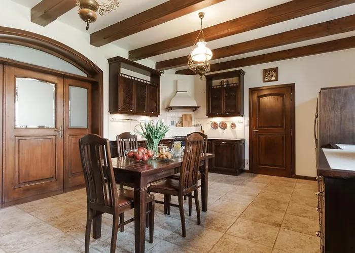 W Dworku Cheval מלון דירות קרקוב