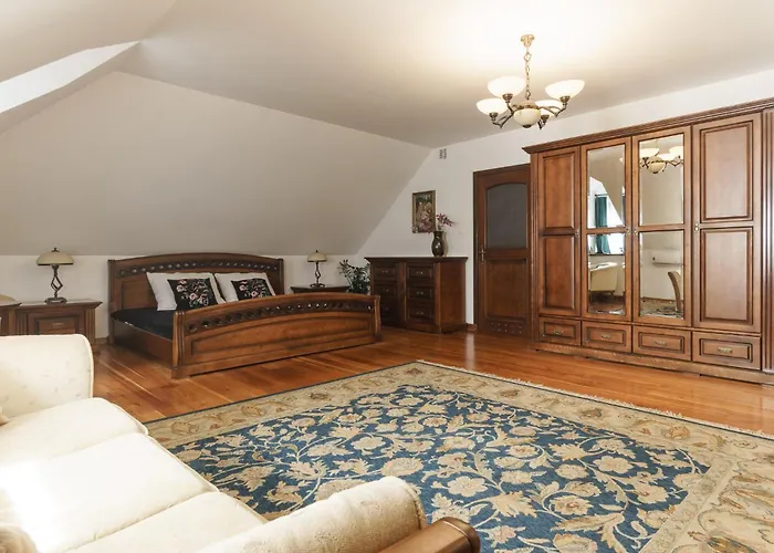 Aparthotel W Dworku Cheval Krakov